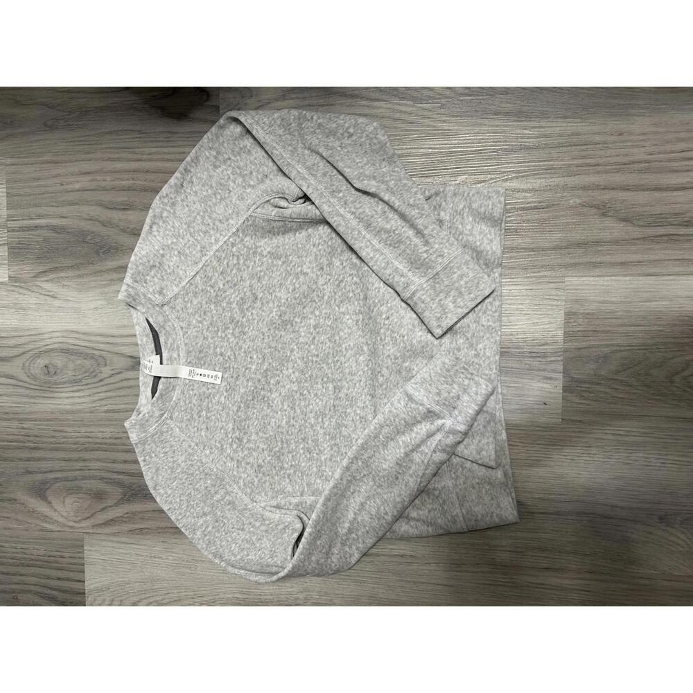 Lululemon‎ Women's Gray Crew Neck Sweater